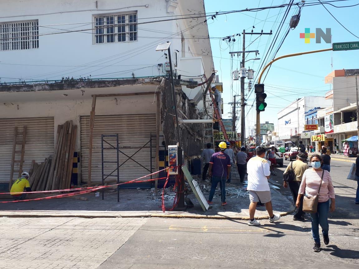 Ante caída de marquesina en ciudad de Veracruz, exhortan a revisar estructuras de inmuebles