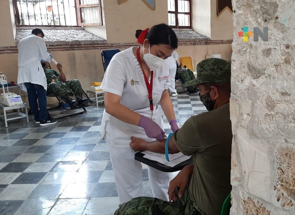 Un mes después de ser dadas de alta de COVID-19, personas pueden donar sangre