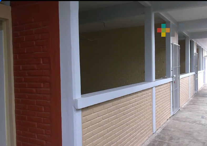 Con una inversión de más de tres millones de pesos, SEV rehabilitó escuelas en el municipio de Úrsulo Galván