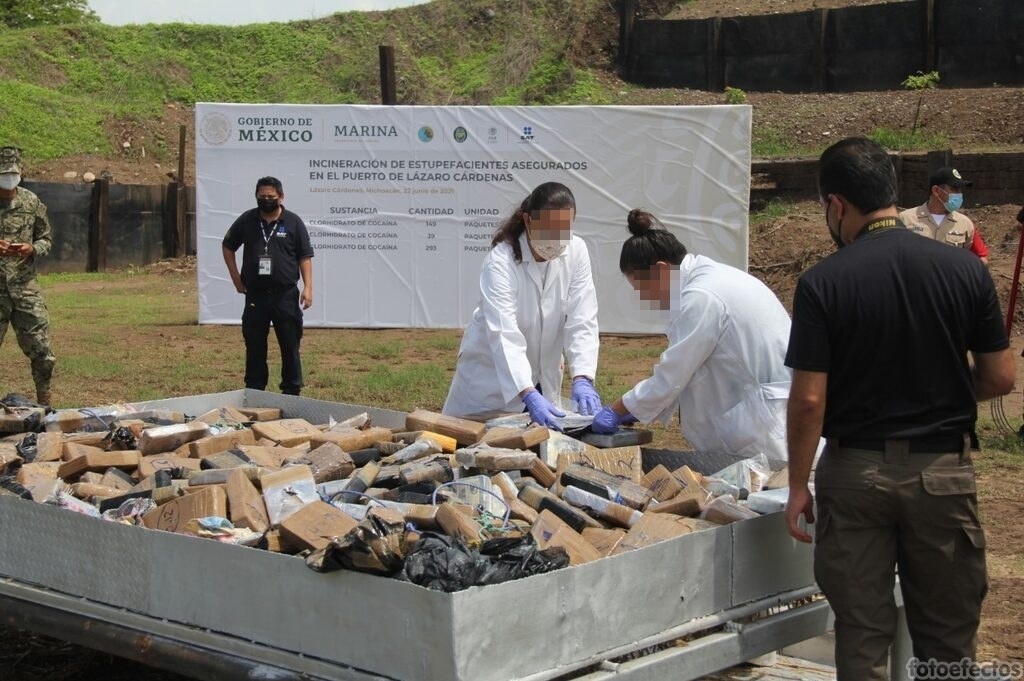 Incineraron más de media tonelada de clorhidrato de cocaína en la Décima Zona Naval