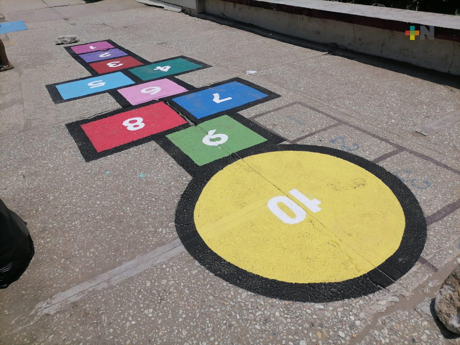 Pinta Club Rotario juegos tradicionales en malecón costero de Coatzacoalcos