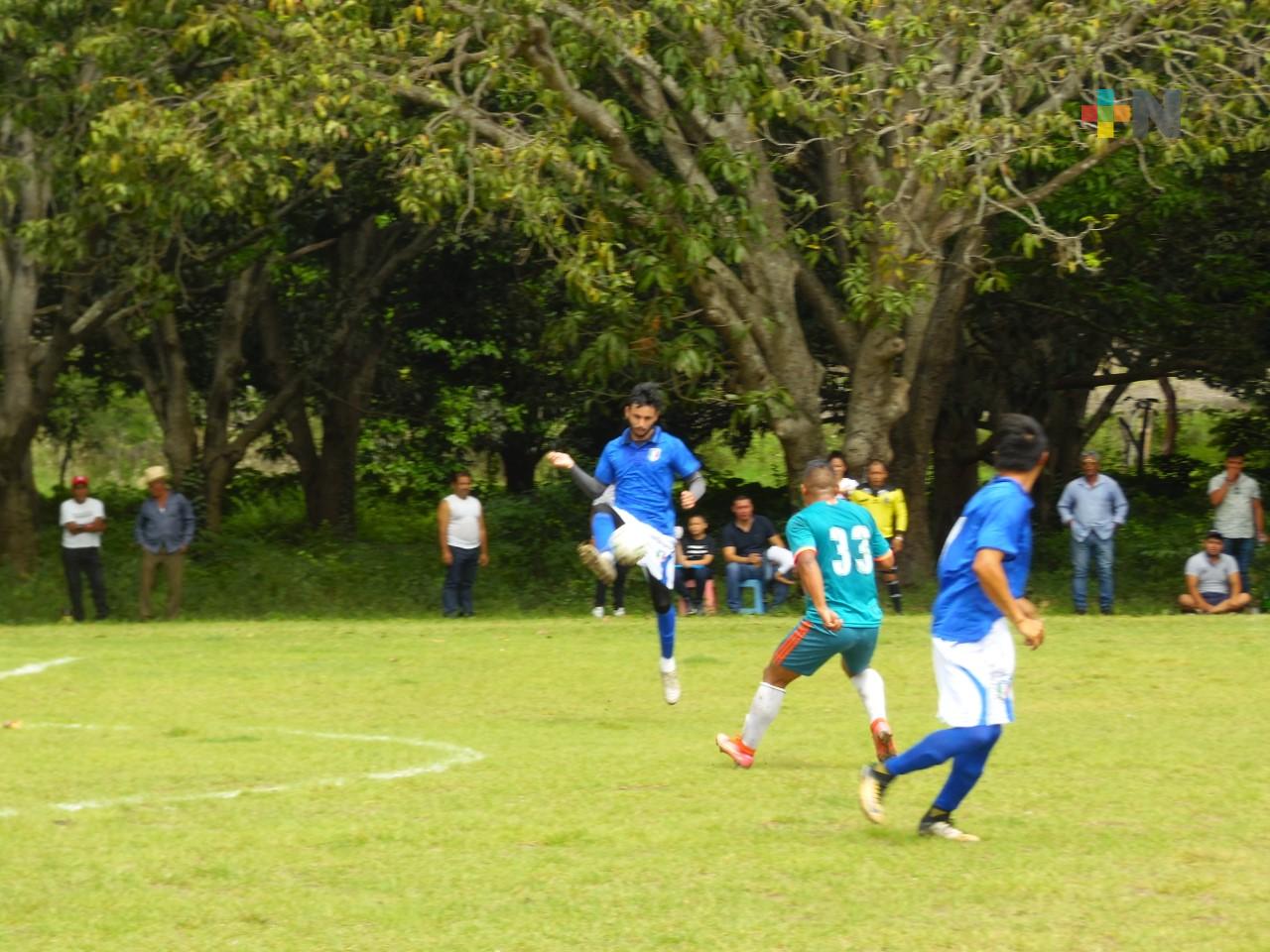 Cachorros y Pastorías, definen el título en el futbol de Chicuasen