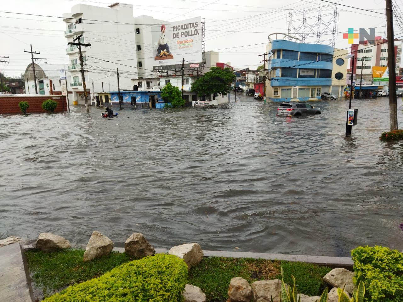Lluvia provocó inundaciones en avenidas de Boca del Río