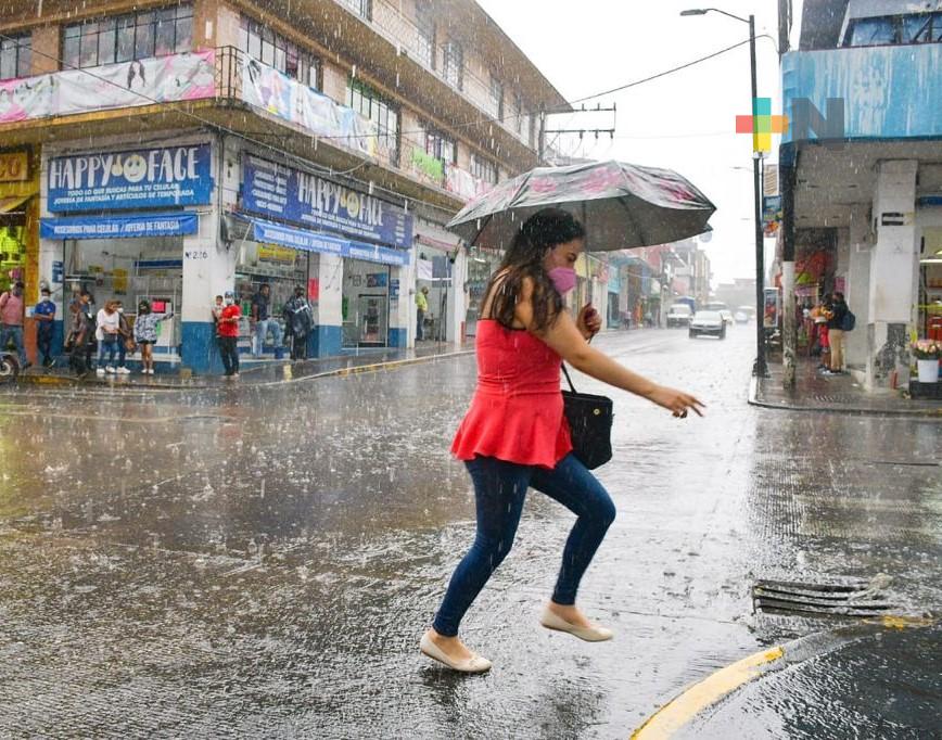 Inicio de semana inestable con lluvias en gran parte de Veracruz