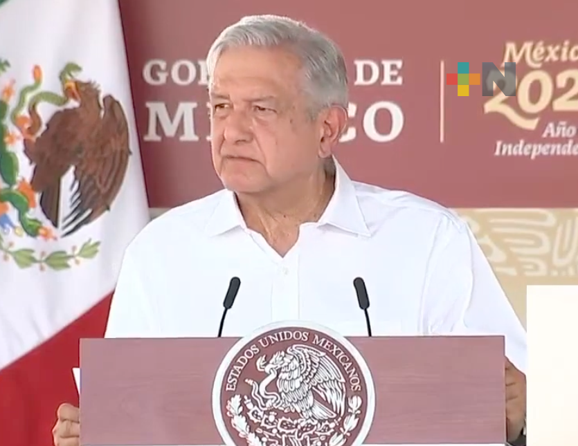 Unión de Marina Mercante con Armada de México, para garantizar la seguridad en puertos: AMLO