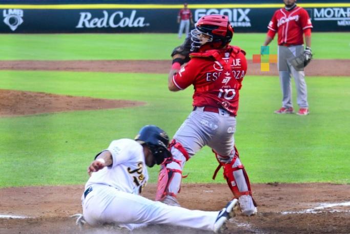 Pericos barre al Águila, en Puebla