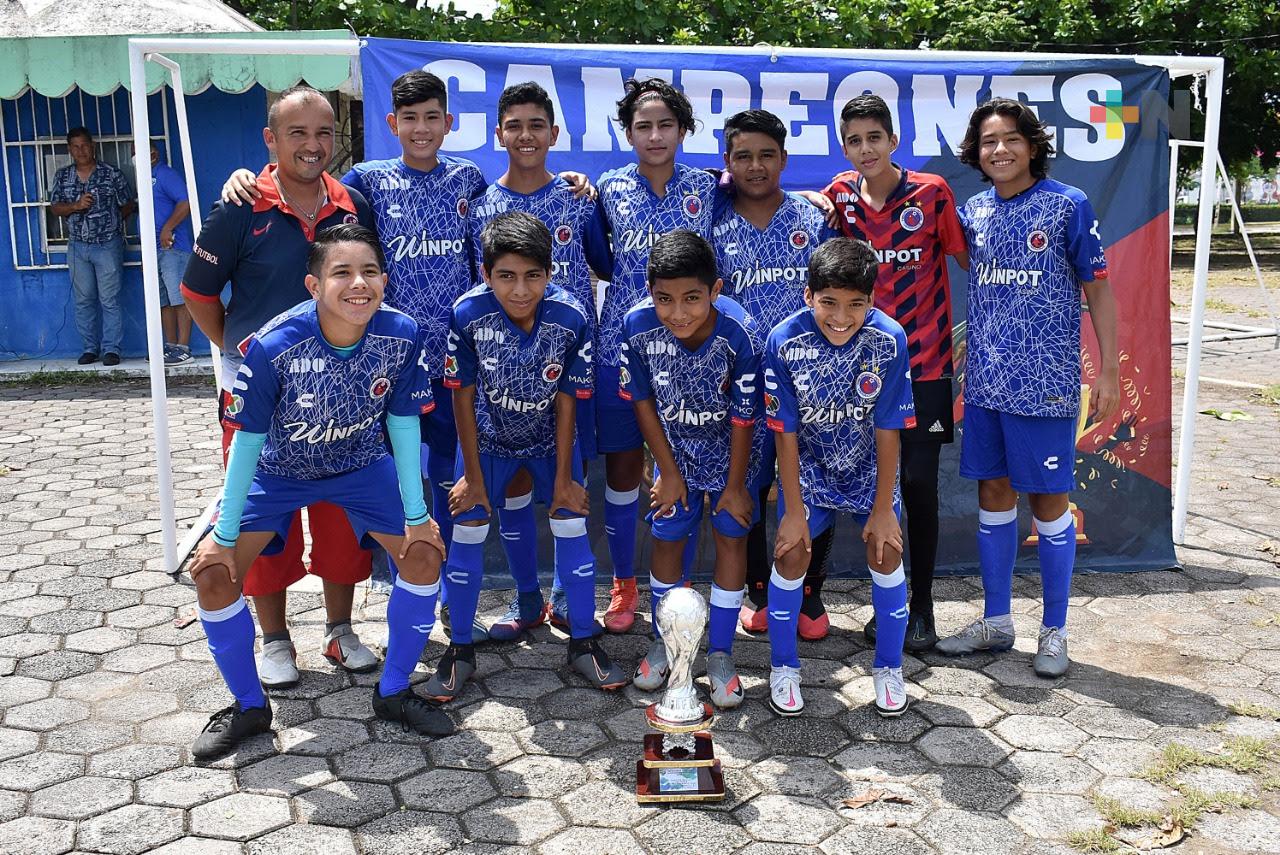 Atlético Chivería y Tiburones Rojos son campeones en la Liga Municipal