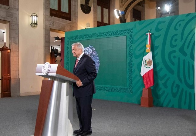 Gobierno federal atiende impacto de explosión de ducto en Golfo de México: presidente
