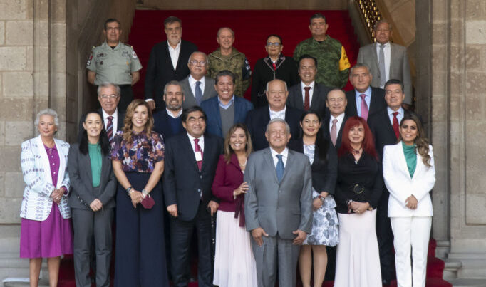 Presidente acuerda con 16 gobernadores electos y en funciones fortalecer acciones para la seguridad