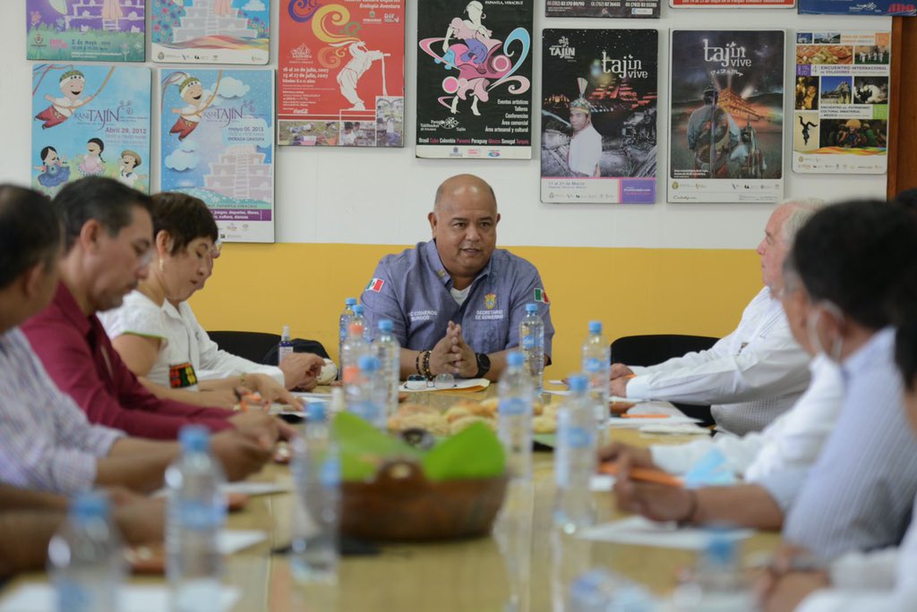 El secretario de Gobierno, Eric Cisneros, se reunió con alcaldes electos del norte de Veracruz