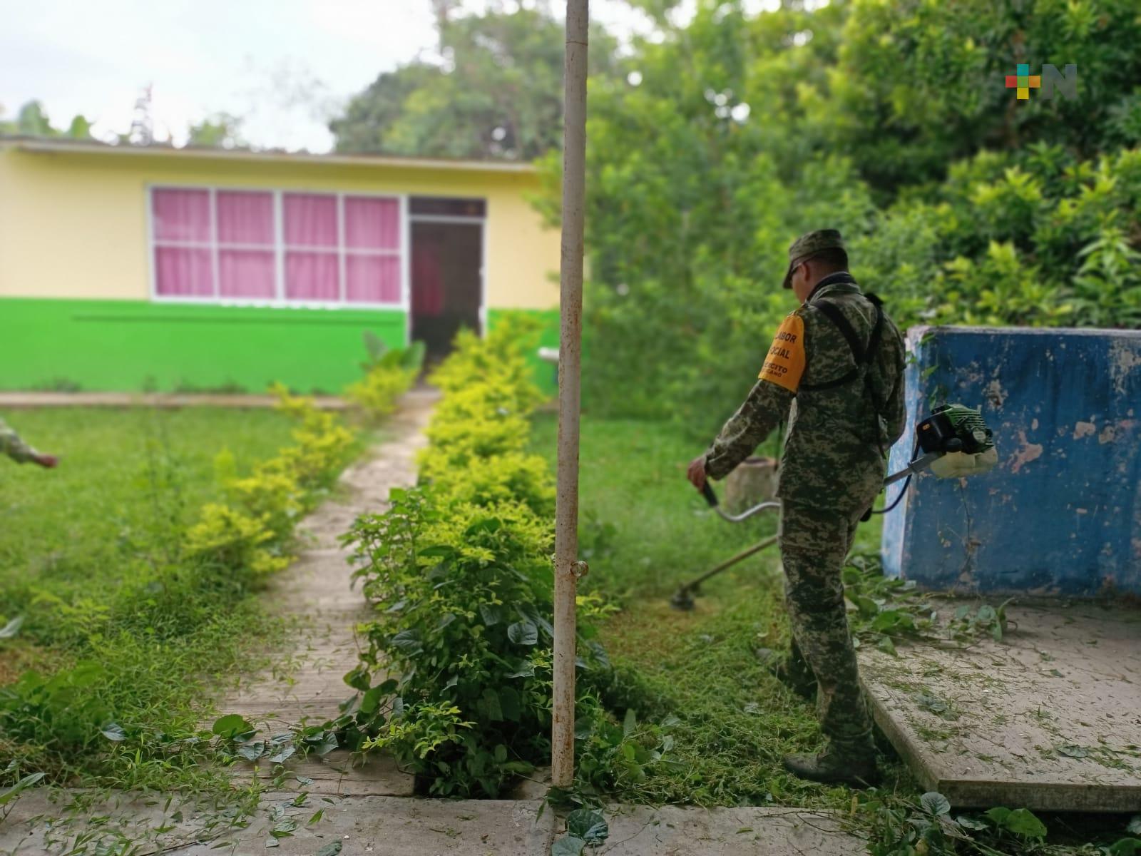 Apoya 87 Batallón de Infantería en limpieza de espacios educativos