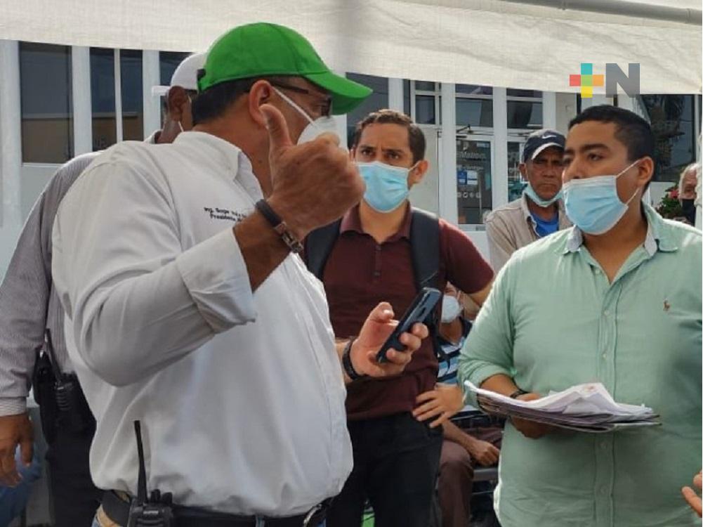 Alcalde y ciudadanos de Alvarado se manifestaron ante la CFE; piden que paren abusos