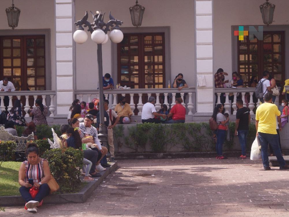 En el puerto de Veracruz piden a jóvenes concientizarse y no relajar medidas sanitarias