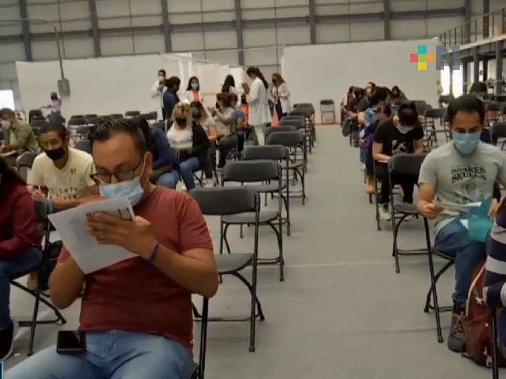 Comunidad china de Xalapa, asiste de manera confiada a los puestos de vacunación