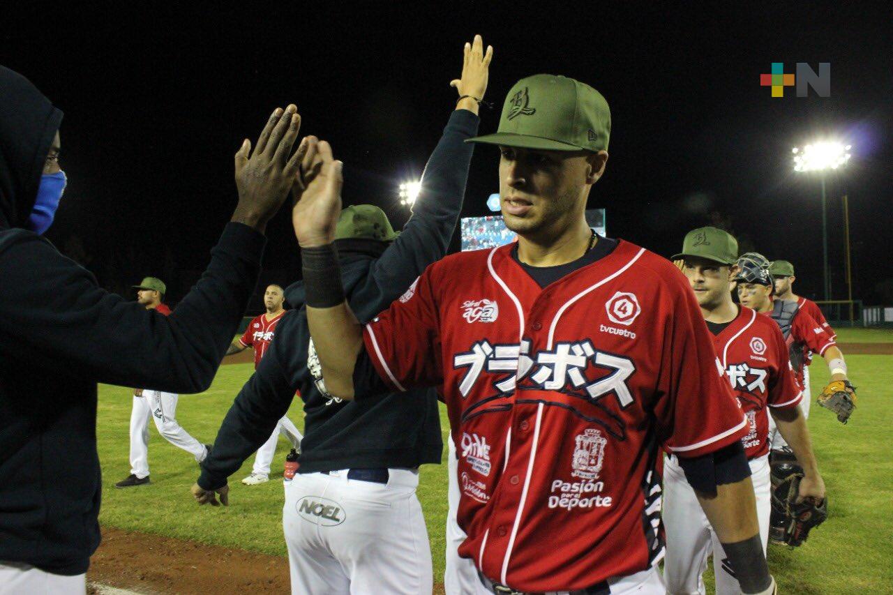 Bravos de León vencen al Águila y amarran serie en casa