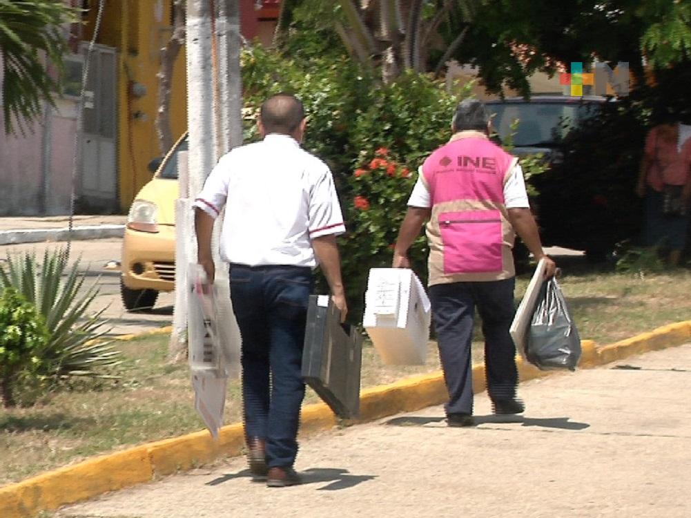 En Coatzacoalcos, INE entregó paquetería y documentación para consulta popular del 1 de agosto
