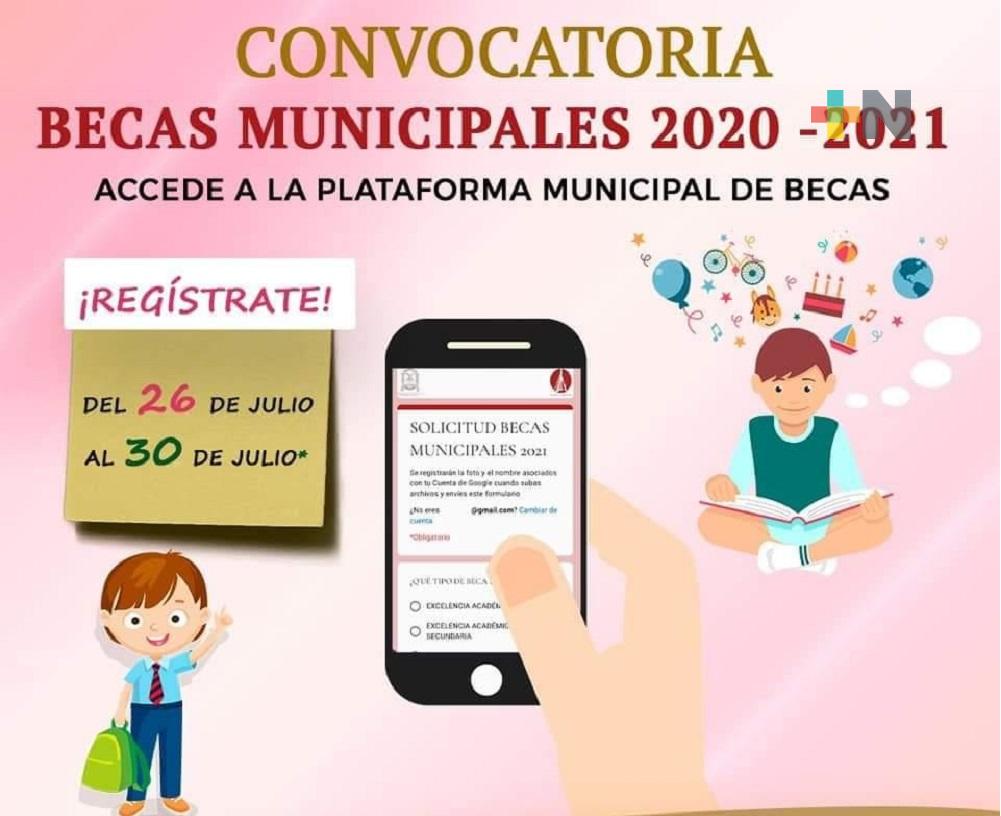 En primer día de convocatoria, Comisión de Educación de Coatzacoalcos recibió más de 900 solicitudes para becas