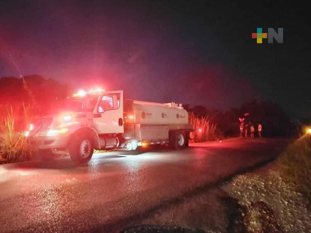 Protección Civil de Moloacán, atendió fuga de gas en gasoducto de Pemex