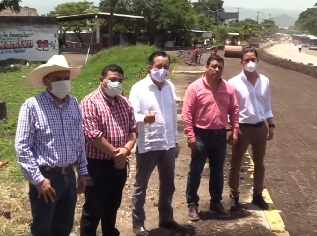 Gobernador Cuitláhuac García supervisó obras de infraestructura en región de Catemaco