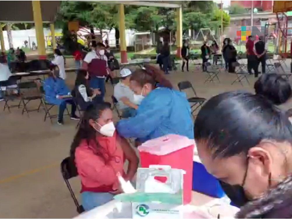 Gran participación de ciudadanía en Jornadas de Vacunación anticovid en Huayacocotla