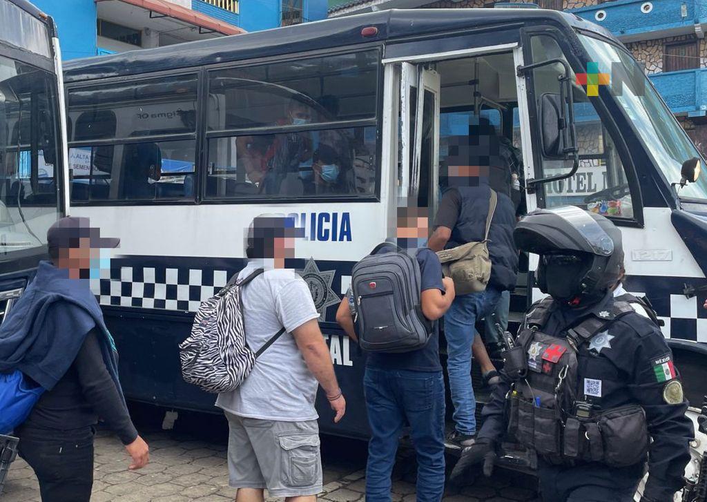 Resguarda SSP a 48 migrantes en Banderilla; hay siete detenidos