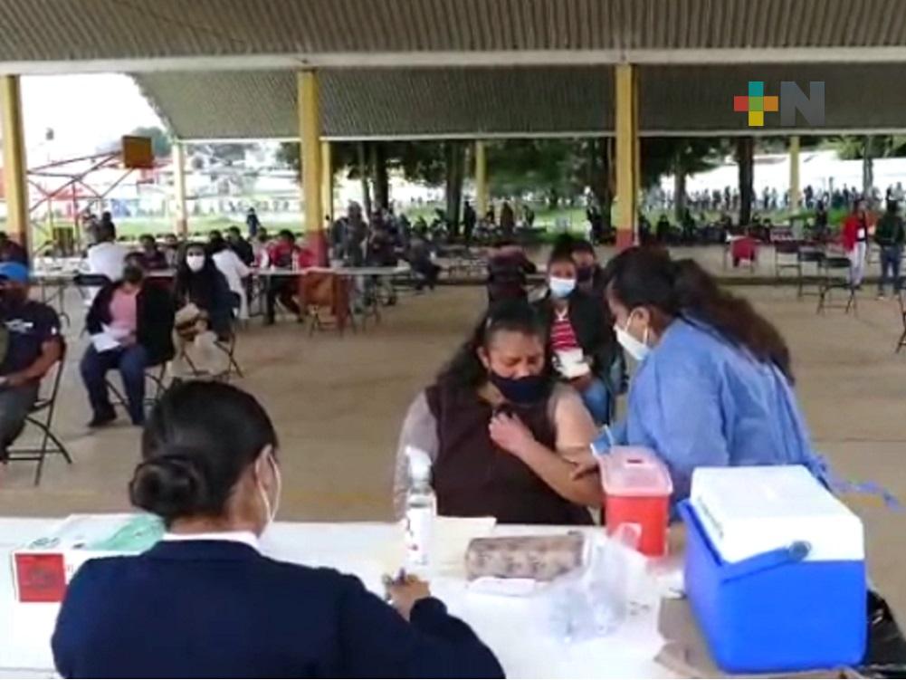 Segundas dosis de vacuna AstraZeneca llegan a Huayacocotla