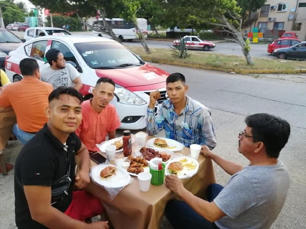 Restaurante de Coatzacoalcos reconoce valor de migrantes al salvar vida de bañistas