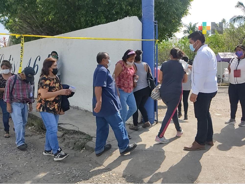 Personas de 50 a 59 años reciben segunda dosis de vacuna anticovid en municipios de zona centro de Veracruz