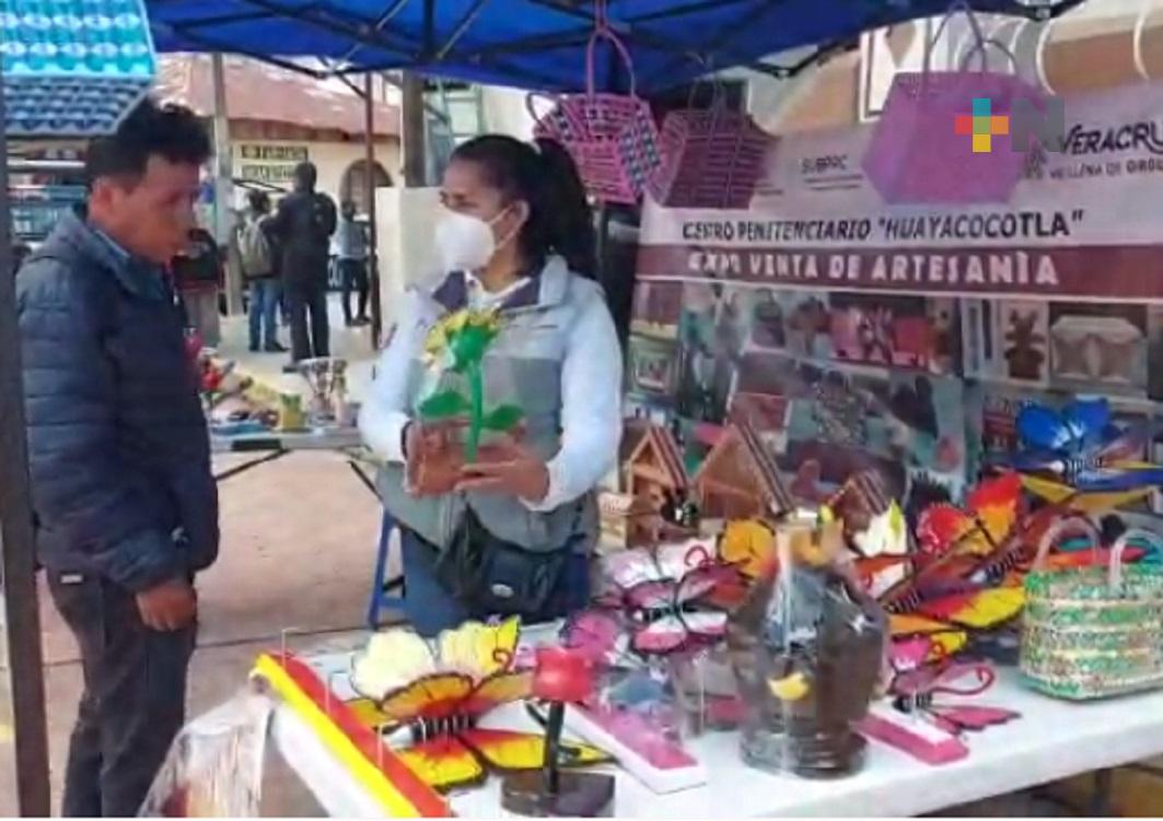 Ponen en venta artesanías elaboradas por internos del Centro Penitenciario de Huayacocotla