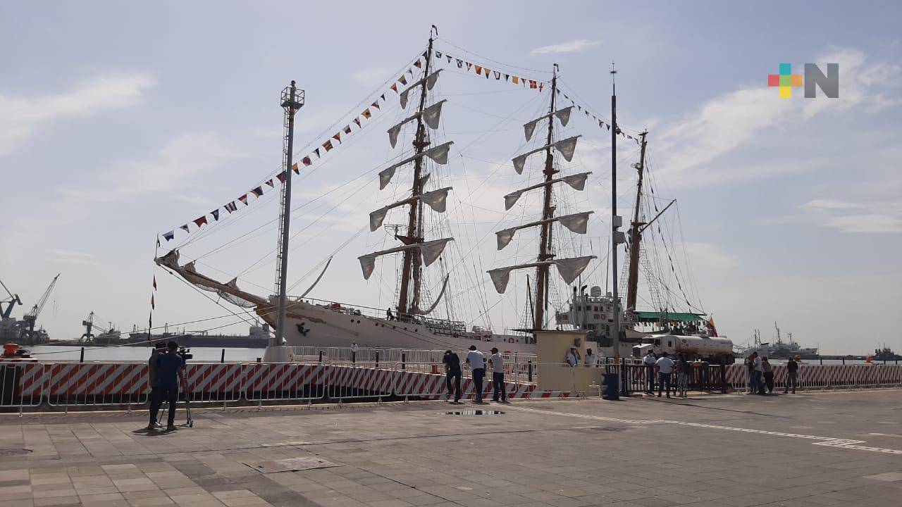 Suspenden visitas a buque escuela colombiano anclado en puerto de Veracruz