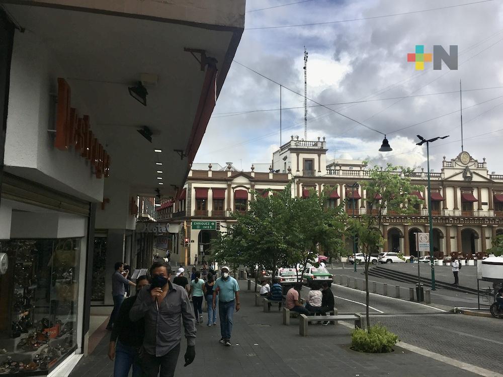 Ayuntamiento de Xalapa restringe aforo en establecimientos comerciales no esenciales