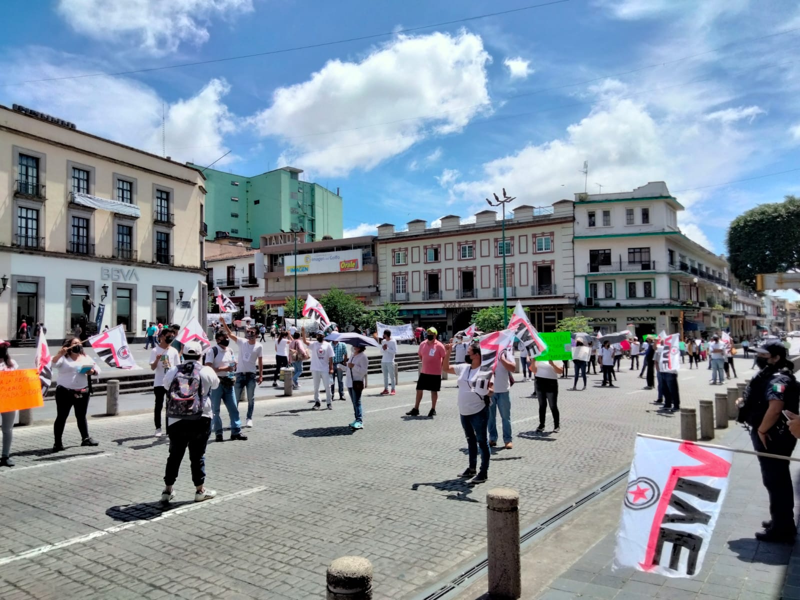 Vendedores ambulantes se manifestaron por las calles de Xalapa