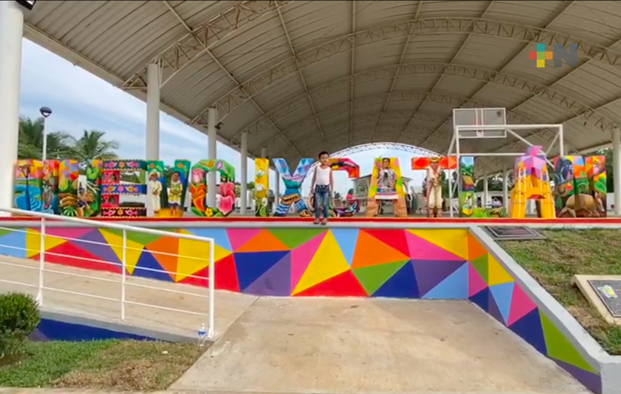 Inauguran letras de Nuevo Ixcatlán, municipio de Playa Vicente