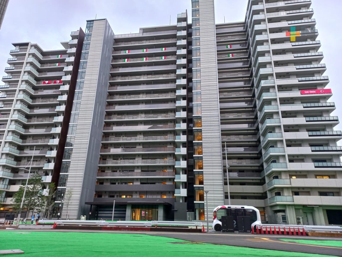 La bandera de México ya luce en la Villa Olímpica de Tokio 2020