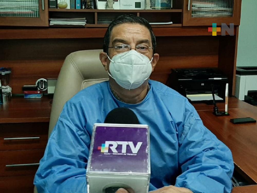 Personas vacunadas contra covid, deben esperar un mes para consumir bebidas alcohólicas: especialista