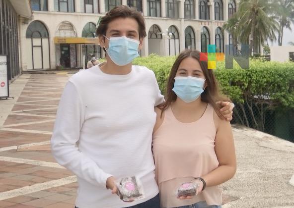 Con venta de brownies,  joven estudiante ha costeado sus estudios