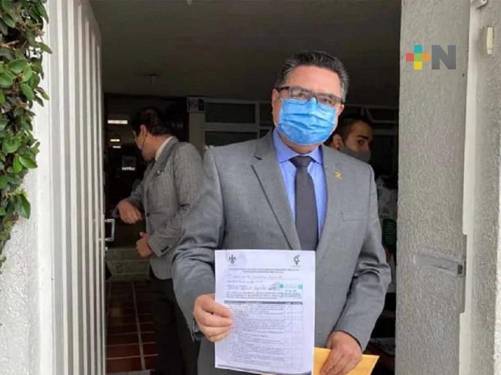 Vicerrector de la UV región Coatza-Mina, se registró como aspirante a la rectoría de la máxima casa de estudios