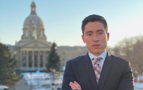 Egresado UV, nominado a los Canadian Immigrant Awards