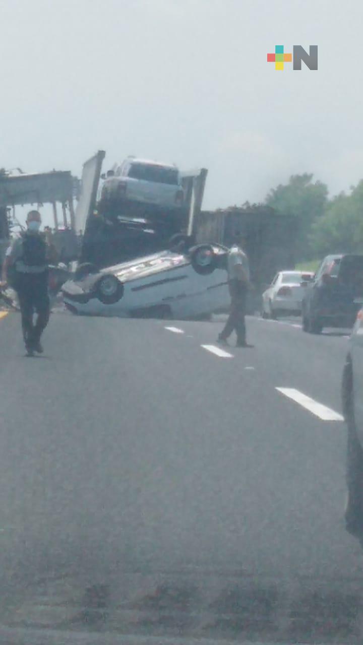 Reporte de volcadura de vehículo en La Antigua