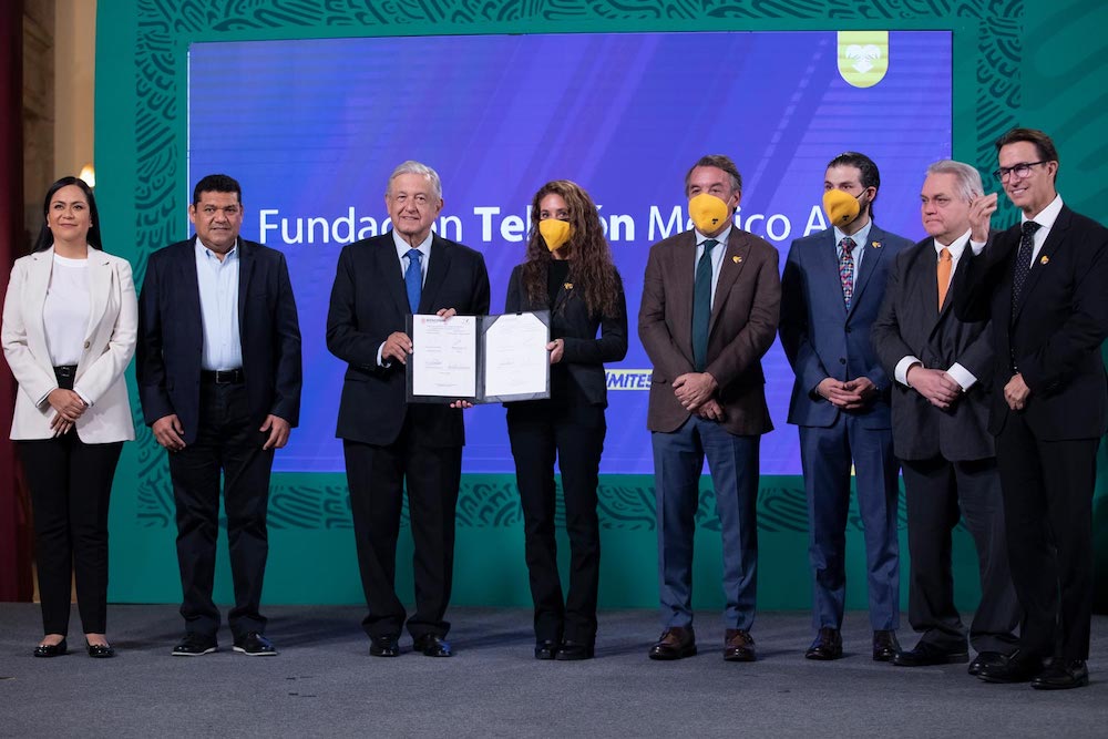 Presidente firma convenio con Fundación Teletón para fortalecer atención a niñas, niños y jóvenes con discapacidad