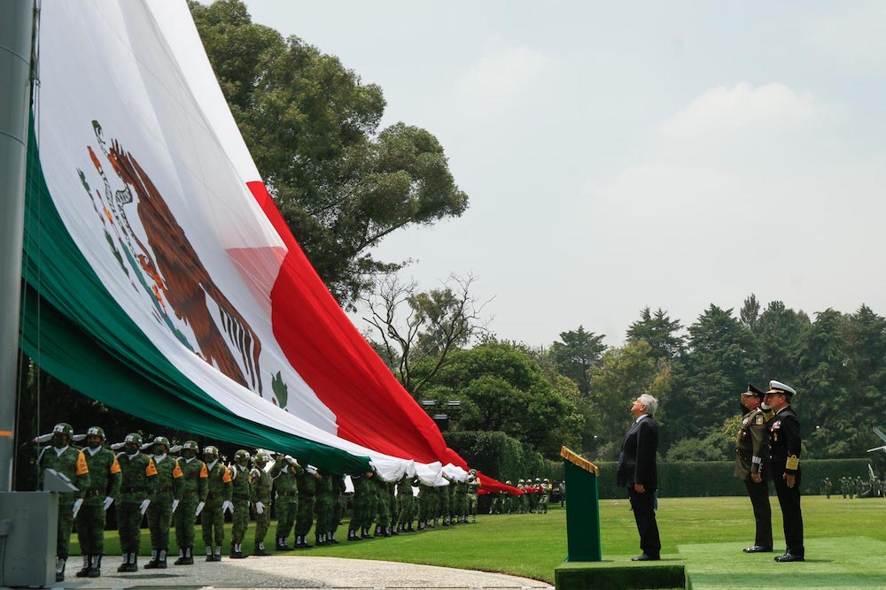 Presidente toma protesta al primer comandante del Ejército Mexicano; comandancia de GN pasará a Sedena