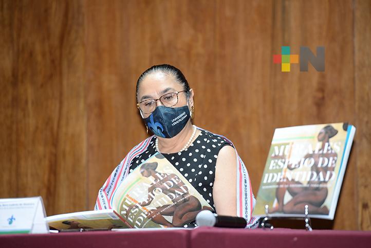 UV publicó libro sobre patrimonio muralístico de la institución