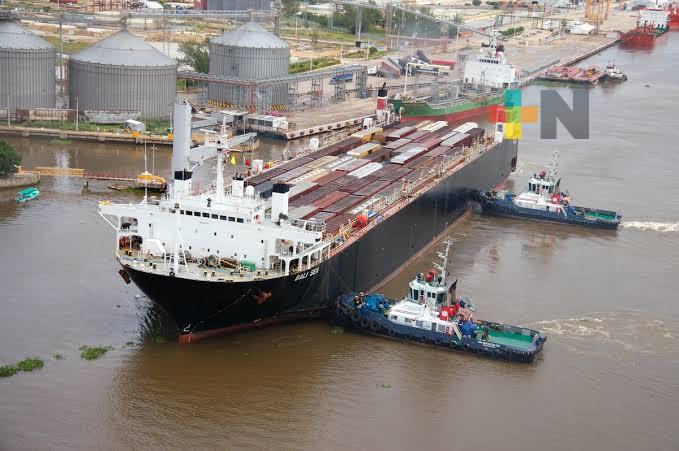 Repunta ingreso de buques a puerto de Coatzacoalcos, pero con menor volumen de carga