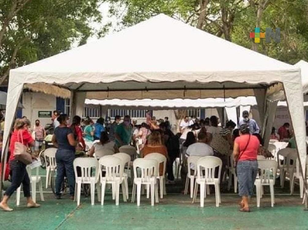 Exhorta alcalde de Acayucan, a población de 30 a 39 años a vacunarse contra coronavirus