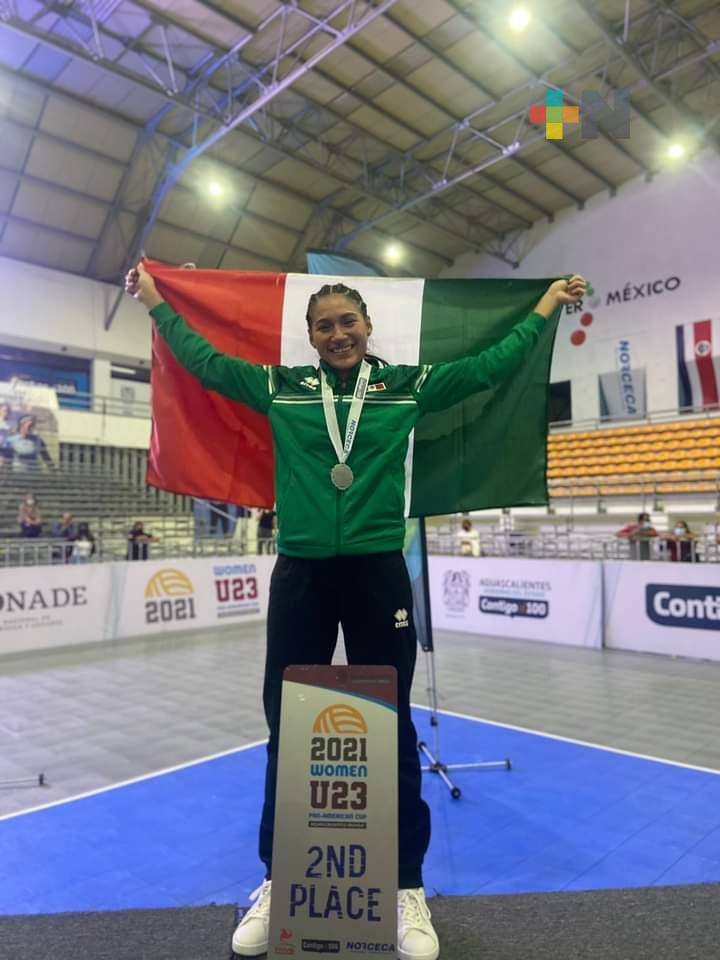 Atenas Gutiérrez parte del tri sub-23 de voleibol sala que ganó plata en Panamericano