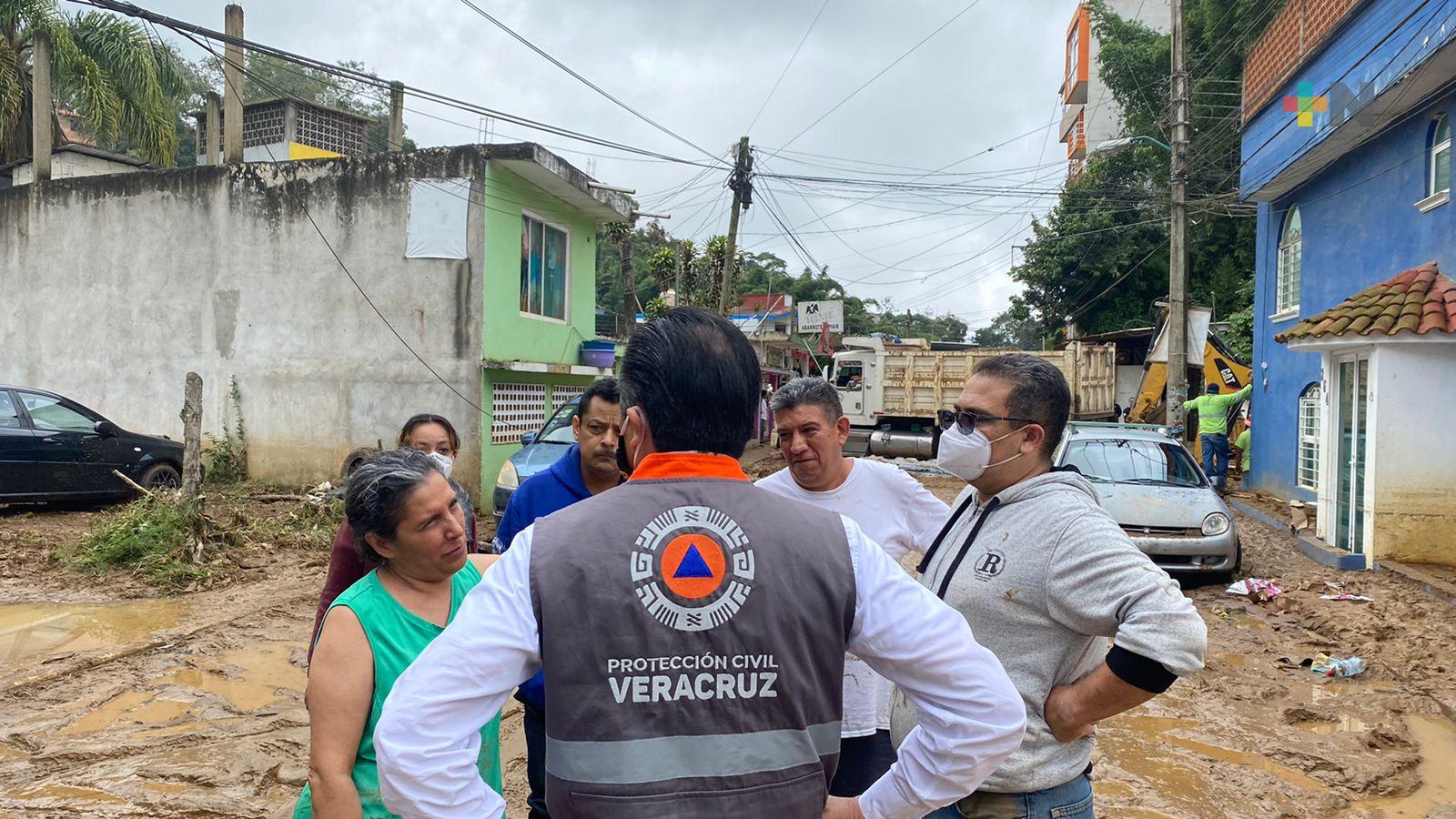 Gobierno del Estado apoya a familia que perdió 6 integrantes por deslave, en Xalapa