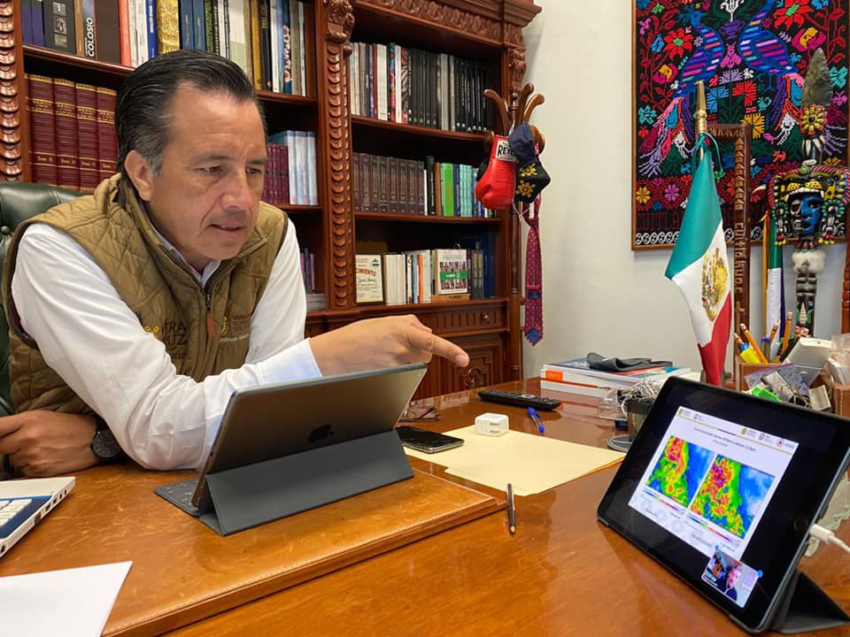 Gobernador de Veracruz hace un llamado a la población por la desembocadura de ríos