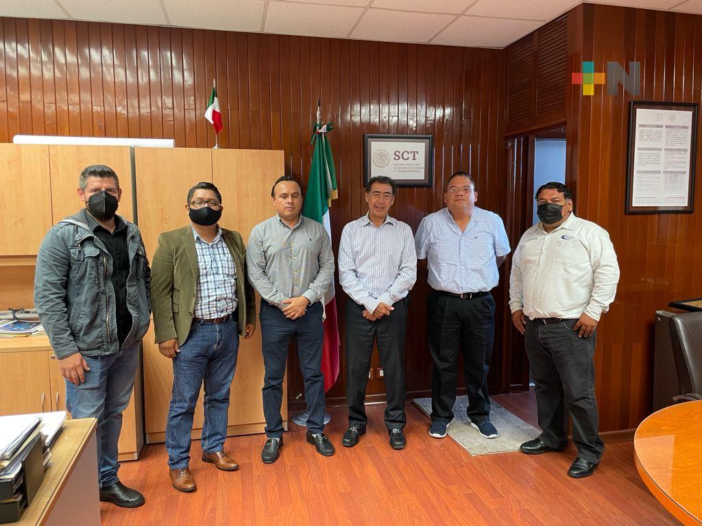 Constructores de Coatzacoalcos sostuvieron reunión con titular de la SCT de zona Centro-Veracruz