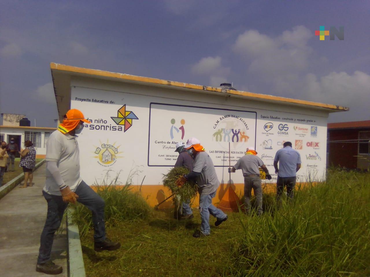 En Centros de Atención Múltiple de Veracruz implementan programa «Tequio por mi Escuela»