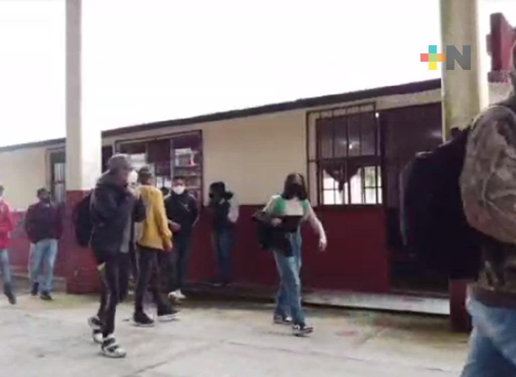 Con sistema mixto a través de Internet y presencial, iniciaron clases en primaria de Huayacocotla